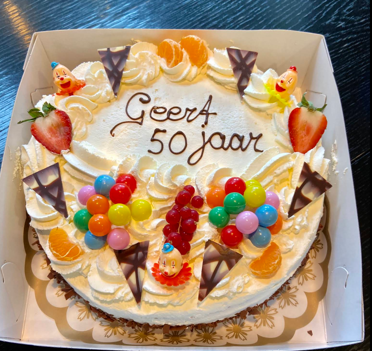 Voorzijde van Hartogs Brood- en Banketbakkerij Coen in Eindhoven